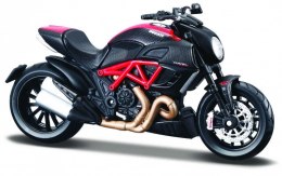 Model metalowy Ducati Diavel Carbon z podstawką 1/18 Maisto