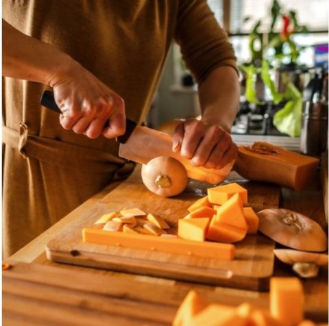 Nóż Nakiri 1057537 Fiskars