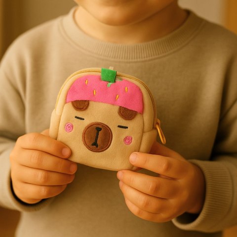 Portfelik Pluszowy Z Brelokiem Kapibara Truskawka Różowa 9,5 x 8 cm LEAN