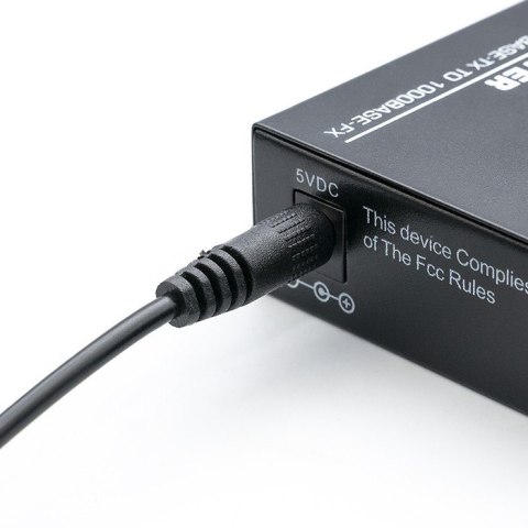 Dwukierunkowy Media Konwerter SWITCH Ethernet 1x RJ45 1x SFP | 1000Mb/s | 5V Qoltec