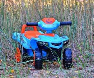 Jeździk Pojazd Monster Military Milly Mally