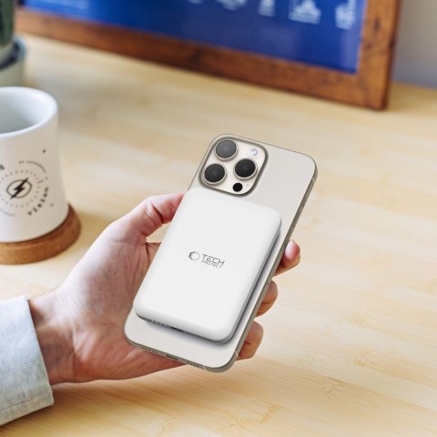 Powerbank 5000mAh z MagSafe USB-C 15W z kablem USB-C - biały Tech-Protect
