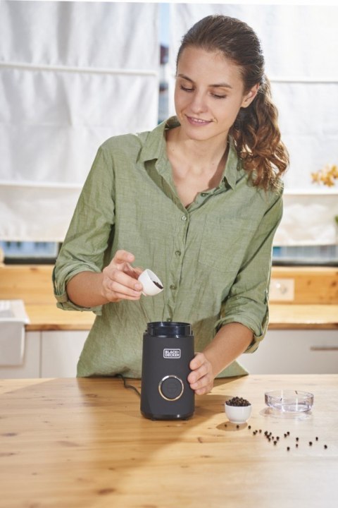 Młynek do kawy BXCG150E BLACK & DECKER