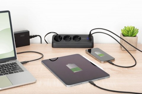 Listwa zasilająca biurkowa, 3 gniazda Schuko, 2x USB-A (2x 12W), 1x USB-C (30W) z zaciskiem na blat, kabel 1,5m, czarna Digitus