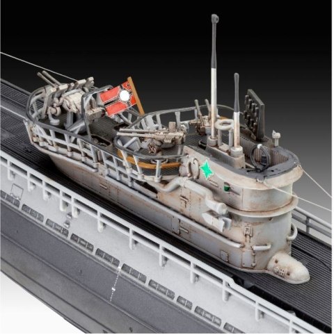 Model plastikowy German Submarine T.IX C/40 1/144 Revell