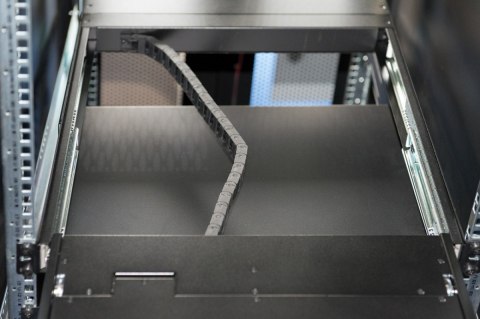 Konsola 17 LCD z touchpad KVM 8 portów 1U komplet kabli (8xDS-19231) klawiatura US Digitus