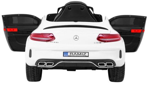 Mercedes Benz C63 AMG dla dzieci Biały + Pilot + 5-pkt pasy + EVA + Bagażnik + MP3 LED