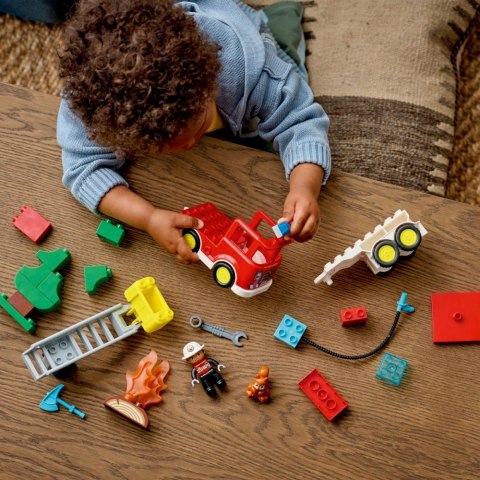 Klocki DUPLO 10473 Wóz strażacki z wężem i strażakiem LEGO