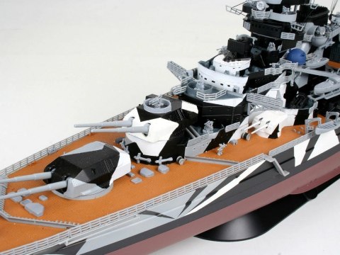 Model plastikowy statek Tirpitz 1:350 Revell