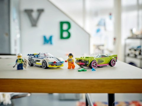 LEGO City 60415 - Pościg radiowozu za muscle carem