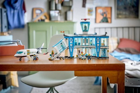 LEGO City 60502 - Lotnisko z samolotem