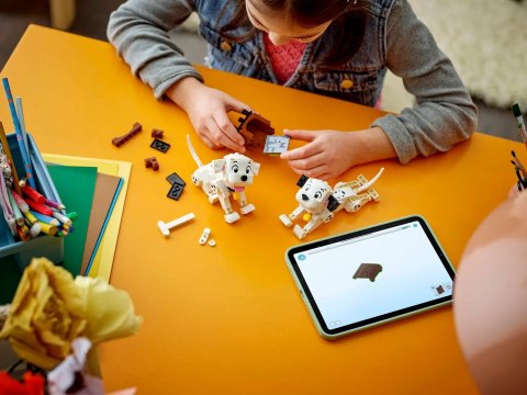 LEGO Disney 43271 - 101 dalmatyńczyków: Szczeniaczki Szczęściarz i Penny