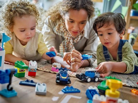 LEGO Duplo 10445 - Bolidy i kierowcy F1