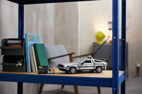 LEGO Creator Expert 10300 - Wehikuł czasu z „Powrotu do przyszłości"