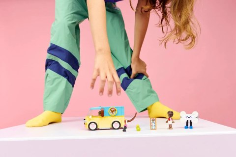 LEGO Friends 42678 - Furgonetka z akcesoriami dla zwierząt