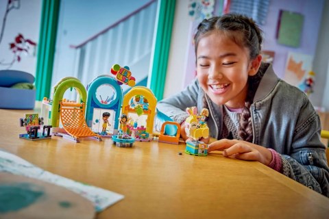 LEGO Friends 42686 - Niezwykła sala zabaw