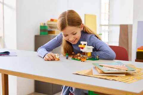 LEGO Minecraft 21585 - Farma kurczaków