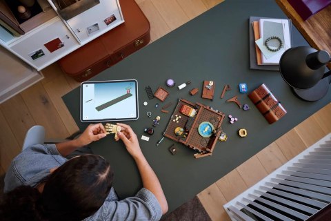 LEGO Wednesday 76785 - Mieszkanie Rączki