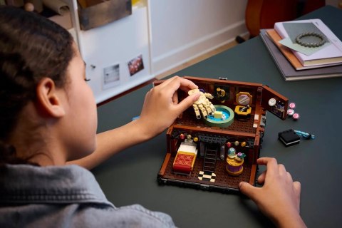 LEGO Wednesday 76785 - Mieszkanie Rączki