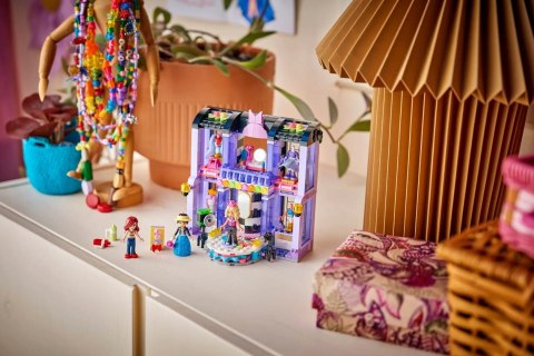 LEGO Friends 42685 - Pokaz mody w mieście Heartlake