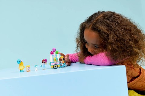 LEGO Friends 42692 - Stoisko z lodami i balonami