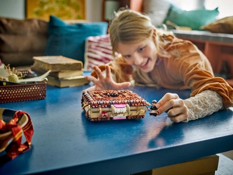 LEGO Harry Potter 76449 - Potworna księga potworów z zębami