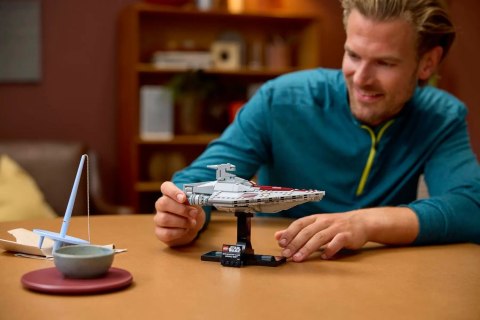 LEGO Star Wars 75404 - Krążownik szturmowy typu Acclamator