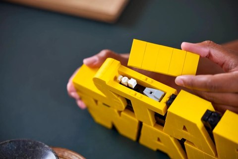 LEGO Star Wars 75407 - Logo Star Wars zbudowane z klocków