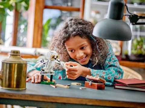 LEGO Harry Potter 76425 - Hedwiga z wizytą na ul. Privet Drive 4