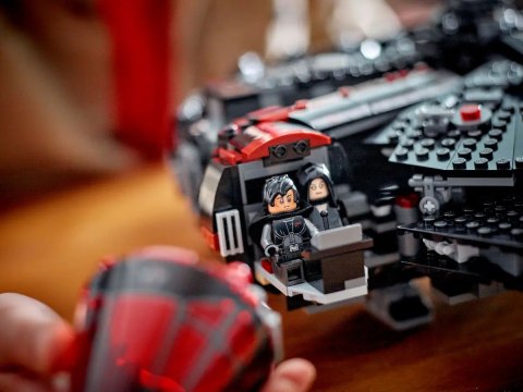 LEGO Star Wars 75389 - Mroczny Sokół Millennium