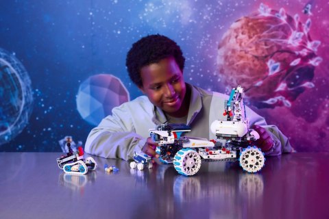 LEGO Technic 42211 - Kosmiczny łazik księżycowy Lunar Outpost