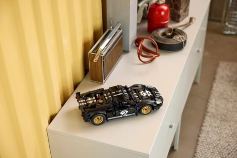 LEGO Technic 42223 - Samochód wyścigowy 1966 Ford GT40 MKII