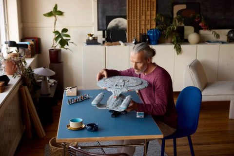 LEGO Icons 10356 - Star Trek: U.S.S. Enterprise NCC-1701-D