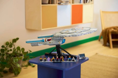LEGO Icons 10356 - Star Trek: U.S.S. Enterprise NCC-1701-D