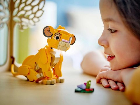 LEGO Disney 43243 - Król Lew: Lwiątko Simba