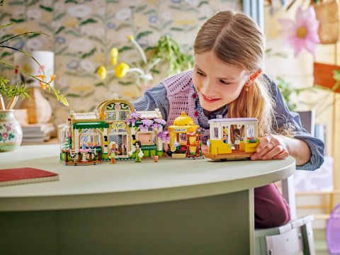 LEGO Friends 42671 - Zielona kawiarnia i kwiaciarnia