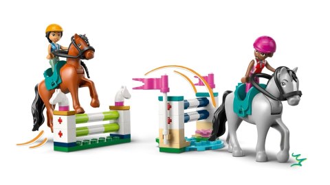 LEGO Friends 42688 - Stajnia i szkółka jeździecka