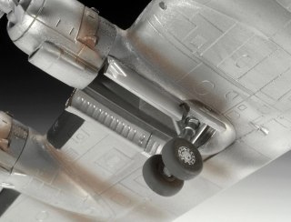 Model plastikowy Lockheed L.1049G Super Constellation Lufthansa Revell