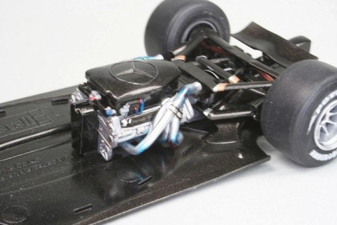 Model plastikowy Mclaren Mercedes MP4-25 L. Hamilton Revell