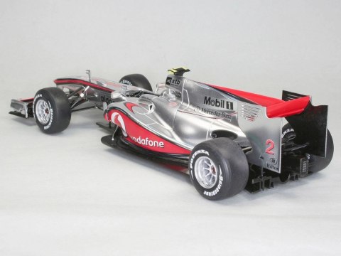 Model plastikowy Mclaren Mercedes MP4-25 L. Hamilton Revell