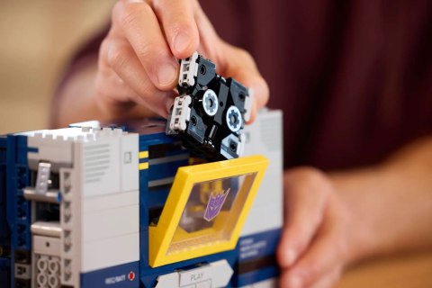 LEGO Icons 10358 - Transformers: Soundwave