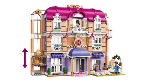 LEGO Friends 42704 - Grand Hotel w mieście Heartlake
