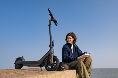 Hulajnoga elektryczna Segway-Ninebot KickScooter E2 PRO D