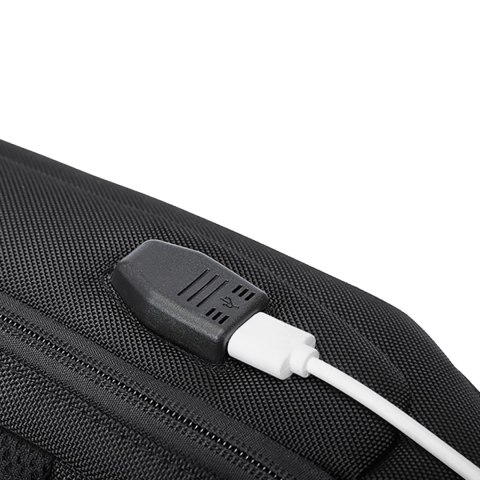Plecak miejski Premium na jedno ramię antykradzieżowy z organizerem i USB - czarny WOZINSKY