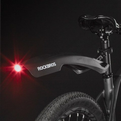Tylny błotnik rowerowy z czerwoną lampką LED - czarny ROCKBROS