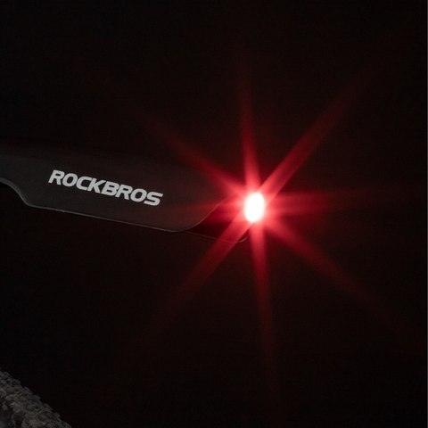 Tylny błotnik rowerowy z czerwoną lampką LED - czarny ROCKBROS