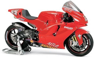 Ducati Desmosedici Tamiya