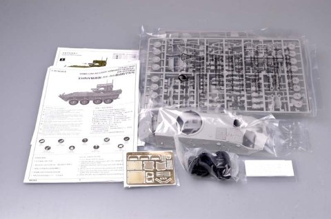 Model plastikowy USMC LAV-AD Light Armored Vehicle - Air Defense Trumpeter