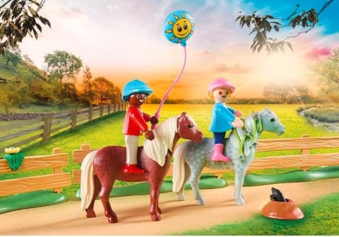 Zestaw z figurkami Country 70997 Urodziny w stadninie kucyków Playmobil