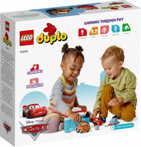 Klocki DUPLO 10996 Disney and Pixars Cars Zygzak McQueen i Złomek - myjnia LEGO